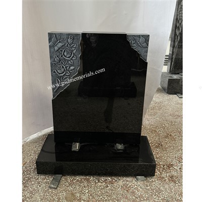 Leptir i ruže nadgrobni spomenik